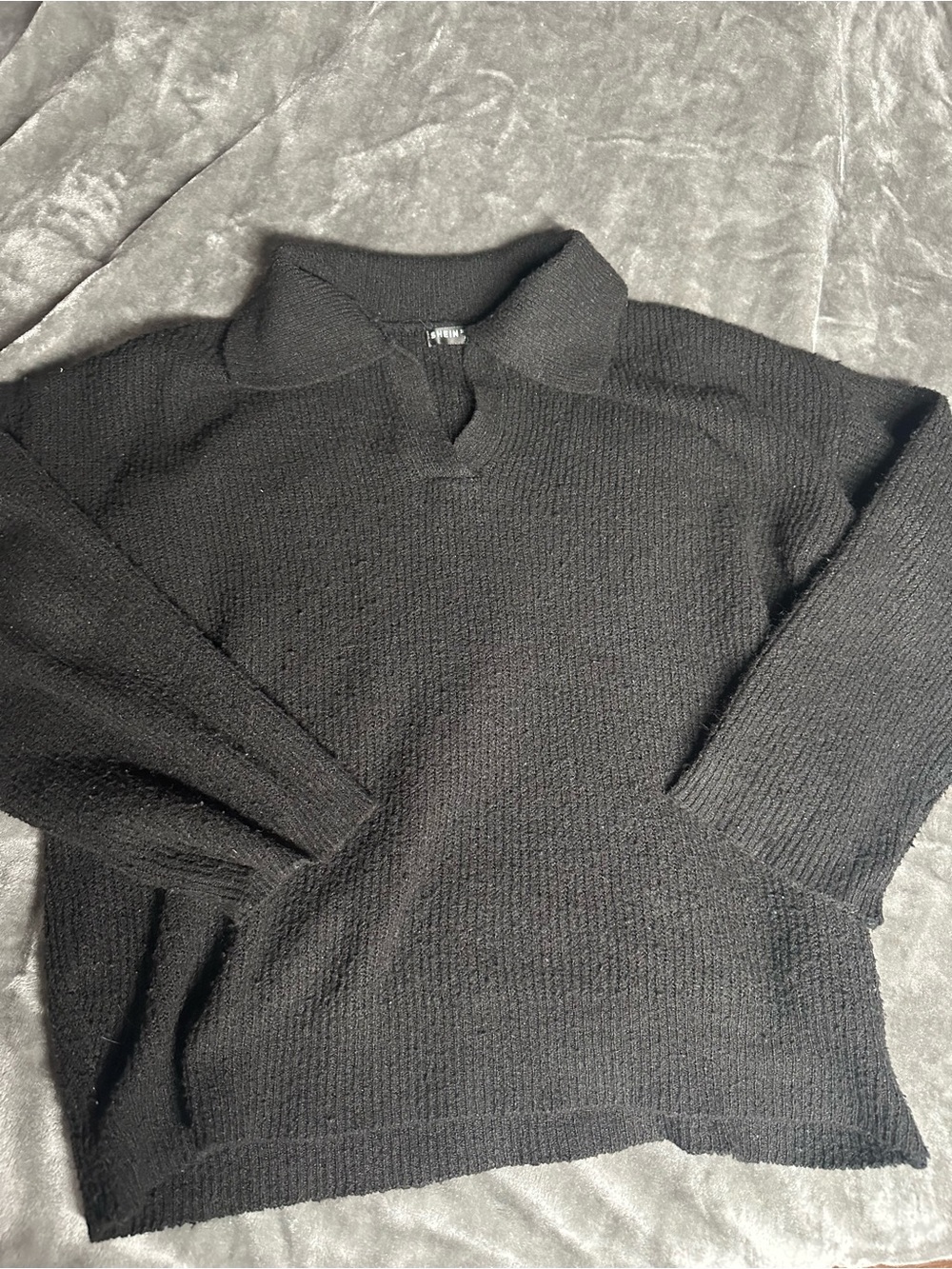 Women’s Black Collared Knit Sweater Oversized